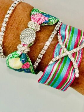 Preppy Hibiscus Stroll Stripes Rhinestone Magnetic Ribbon Bracelet Set